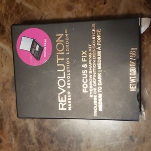 Brand new makeup revolution London eyebrow shaping kit.